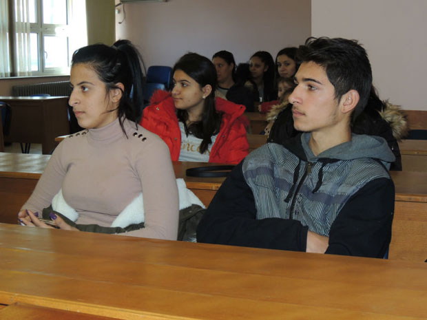 Тешко Роме на посао намолити, социјална помоћ сигурнија од радне књижице